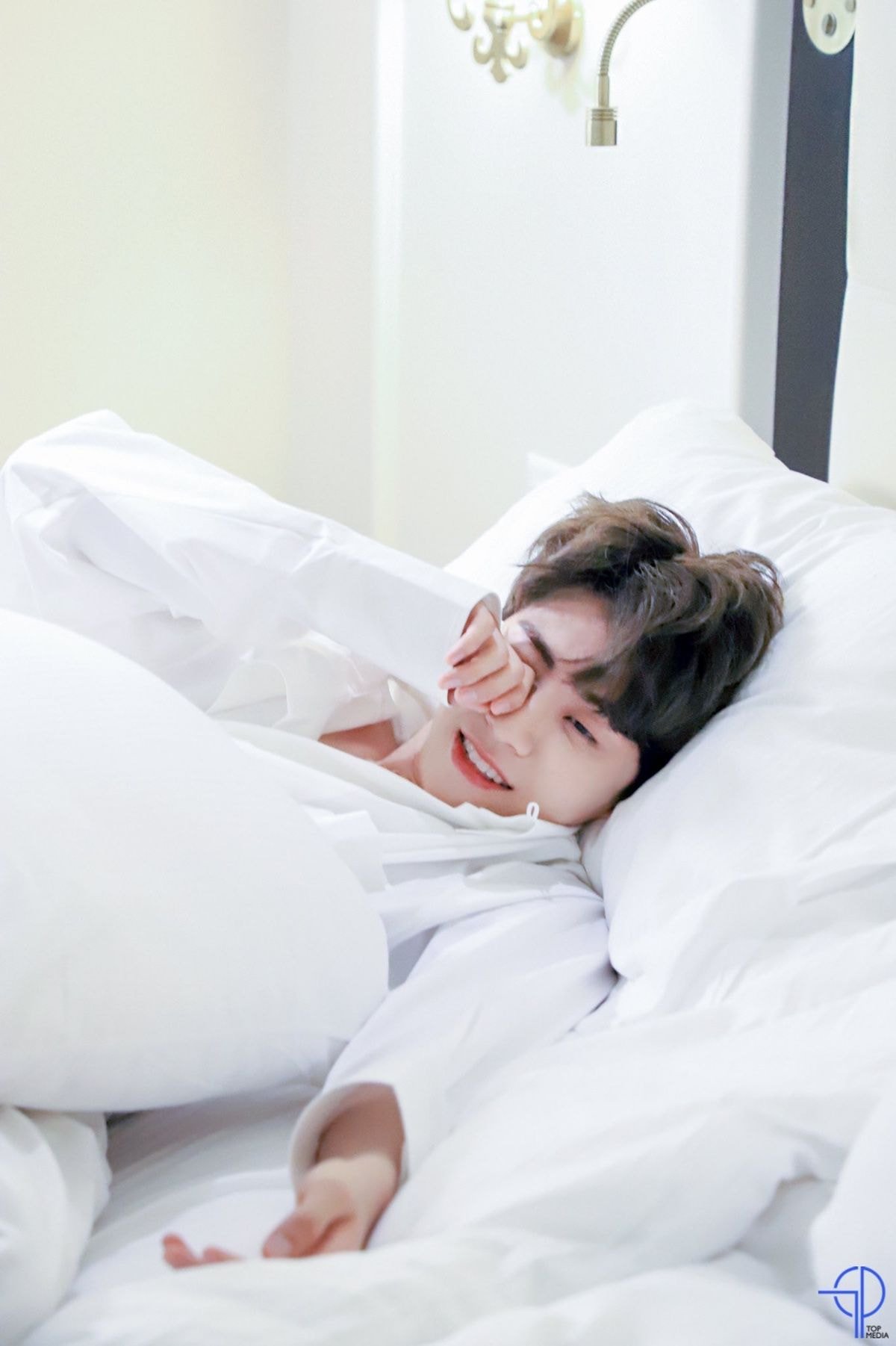 아니 이진혁 솜이불에 둘둘말어 굴려랬더니 진짜 솜이불에 돌돌 말아버렸냐 | 인스티즈