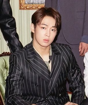 아 미칭 이다원 지금 맨몸에 타이 맸냐 | 인스티즈