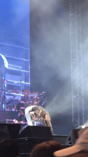 아이유 뱃살 다 나한테 오나봐 | 인스티즈