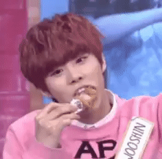 치킨은 별로 좋아하지 않는편인 김우석 | 인스티즈