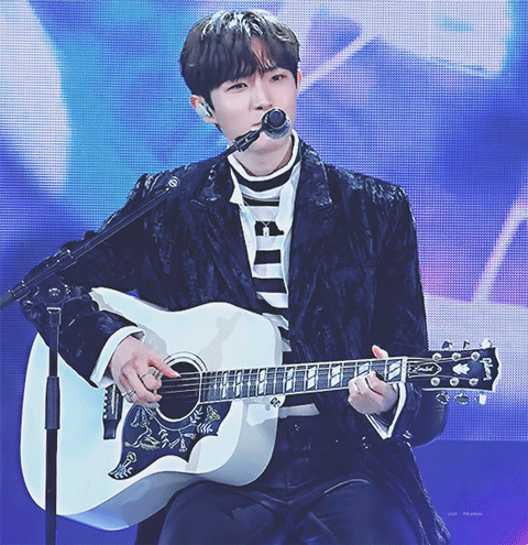 김재환 팬들 바라보는 것 좀 봐 jjjjjnjjjjj | 인스티즈