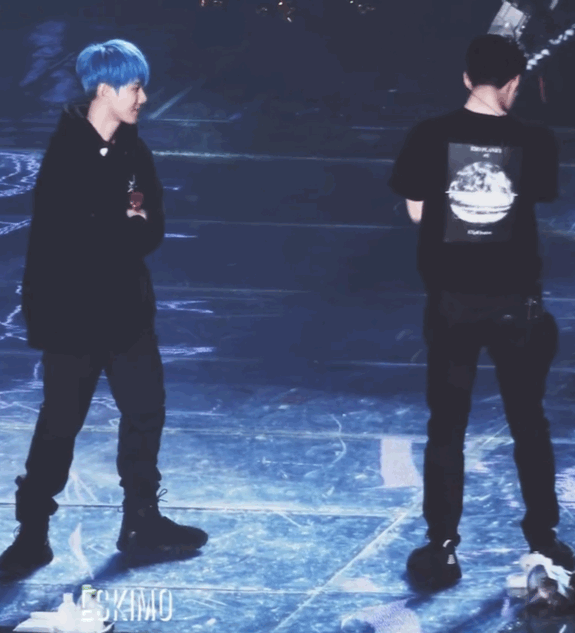 세훈 어깨 지분 있는 사람 | 인스티즈