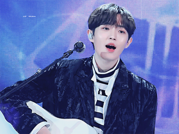 김재환 팬들 바라보는 것 좀 봐 jjjjjnjjjjj | 인스티즈