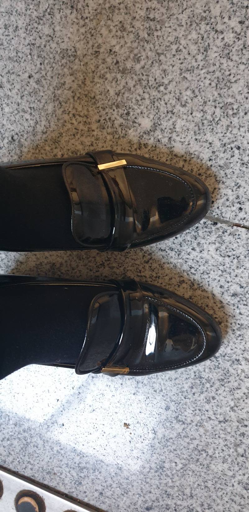 익들아 검정양말에 로퍼신는거 안이상하지?!??? | 인스티즈