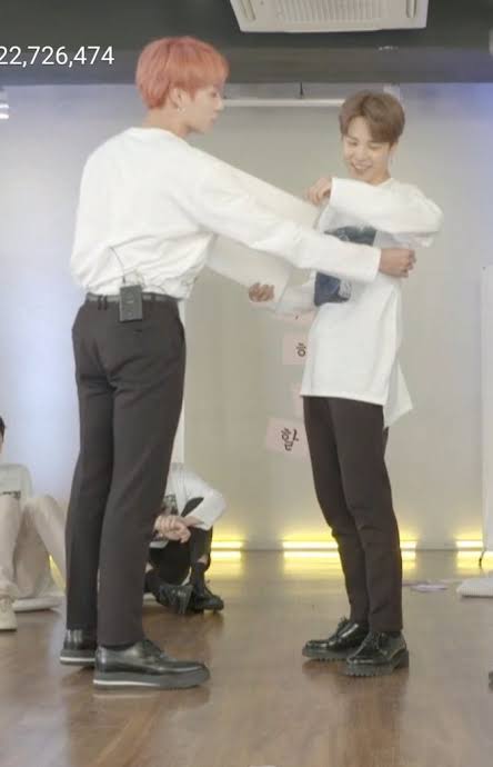 ㄱ 몸 두께 차이 난다는 거 이거네 ㅋㅋㅋㅋㅋㅋ | 인스티즈