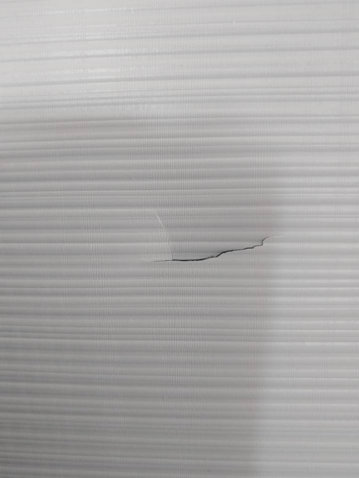 익들이 보기엔 아무 이유없이 문짝이 이렇게 될거 같아? | 인스티즈