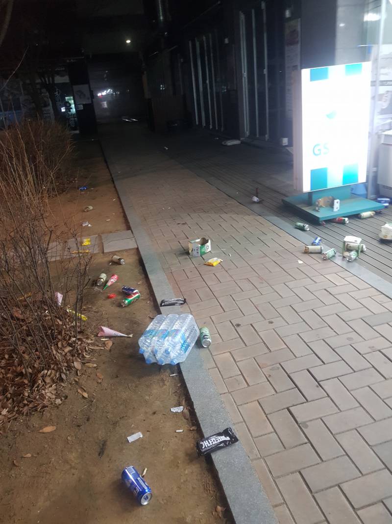 너네는 편의점 야간 하지 마로라...이 꼬라쥐 보기 싫으며ㄴ.... | 인스티즈