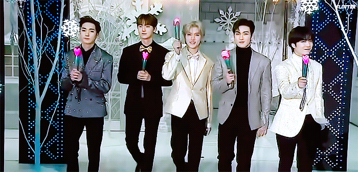 큰방에서 뉴이스트 예쁜 거 자랑 | 인스티즈