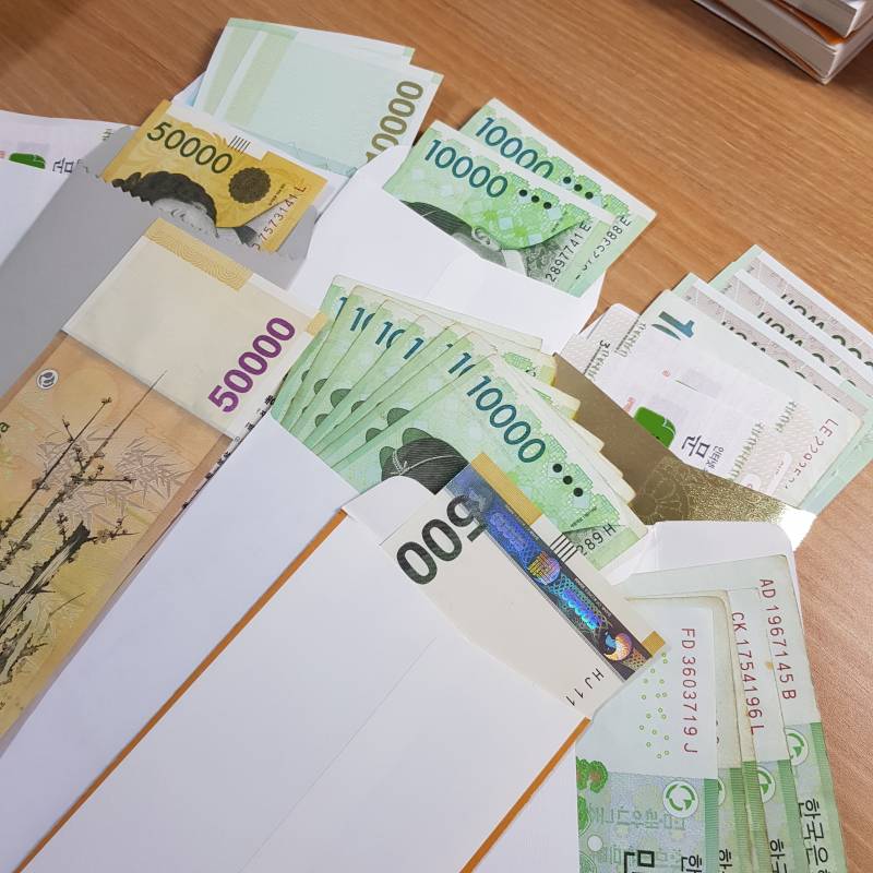 와 미챴다 나 오늘 책상이랑 화장대 정리해서 40만원나왔엌ㅋㅋㅋㅋ | 인스티즈