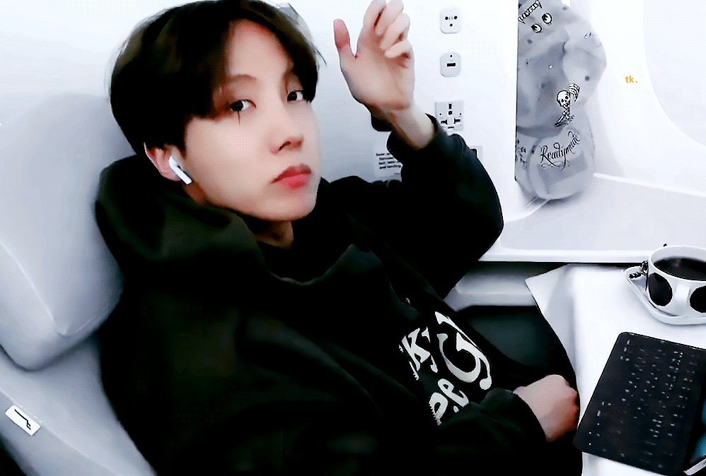 정호석은 스타일링 안하고 무대 올려야해... | 인스티즈