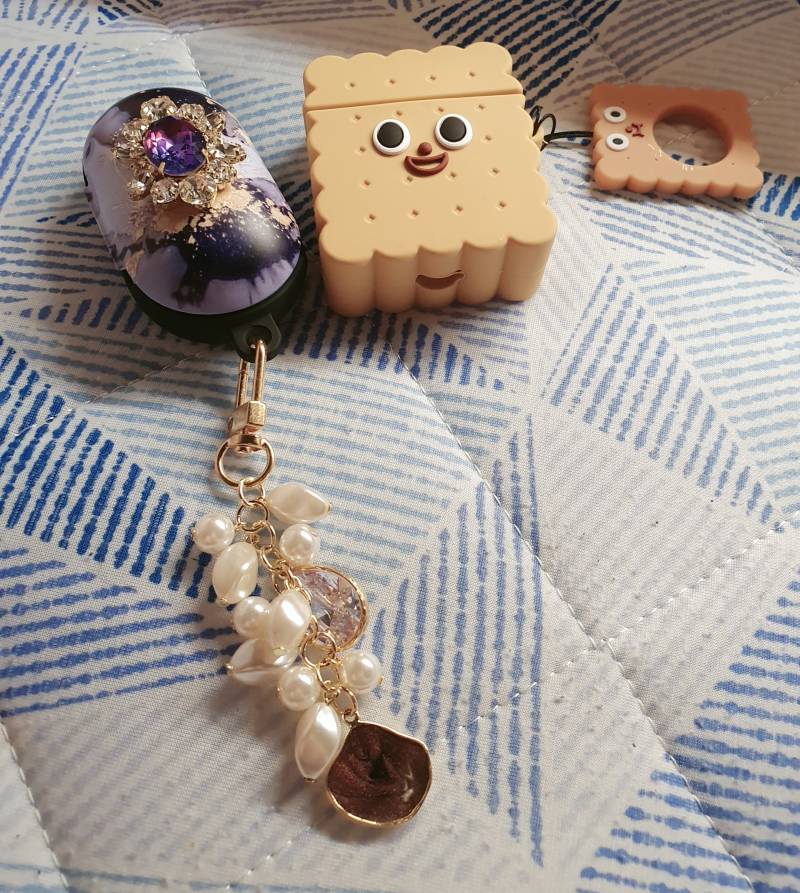 다들 본인 에어팟 케이스나 버즈 케이스 자랑하고 가자 | 인스티즈