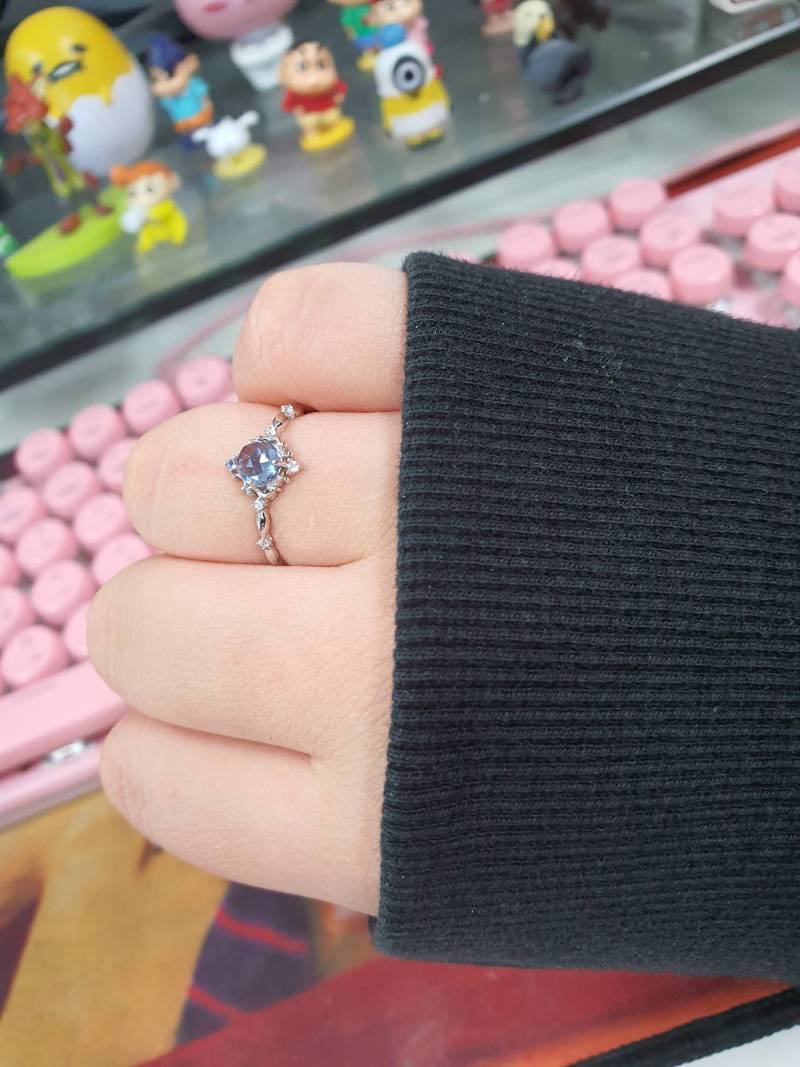 내반지 진짜 예쁘다 봐봐 | 인스티즈