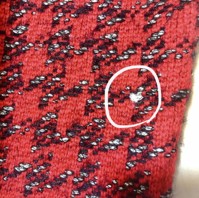 트위드자켓 가방 지퍼에 살짝 뜯겼거든 | 인스티즈