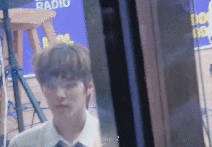 김우석 보고 있으면 기분 이상해지는 짤ㅠ | 인스티즈