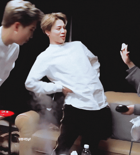 누가 수정화장을 이렇게 귀엽게 받죠 ??????????? | 인스티즈