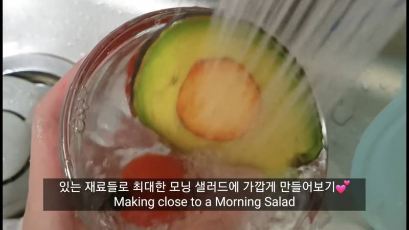 아보카도 이렇게 먹는사람처음봤어... | 인스티즈