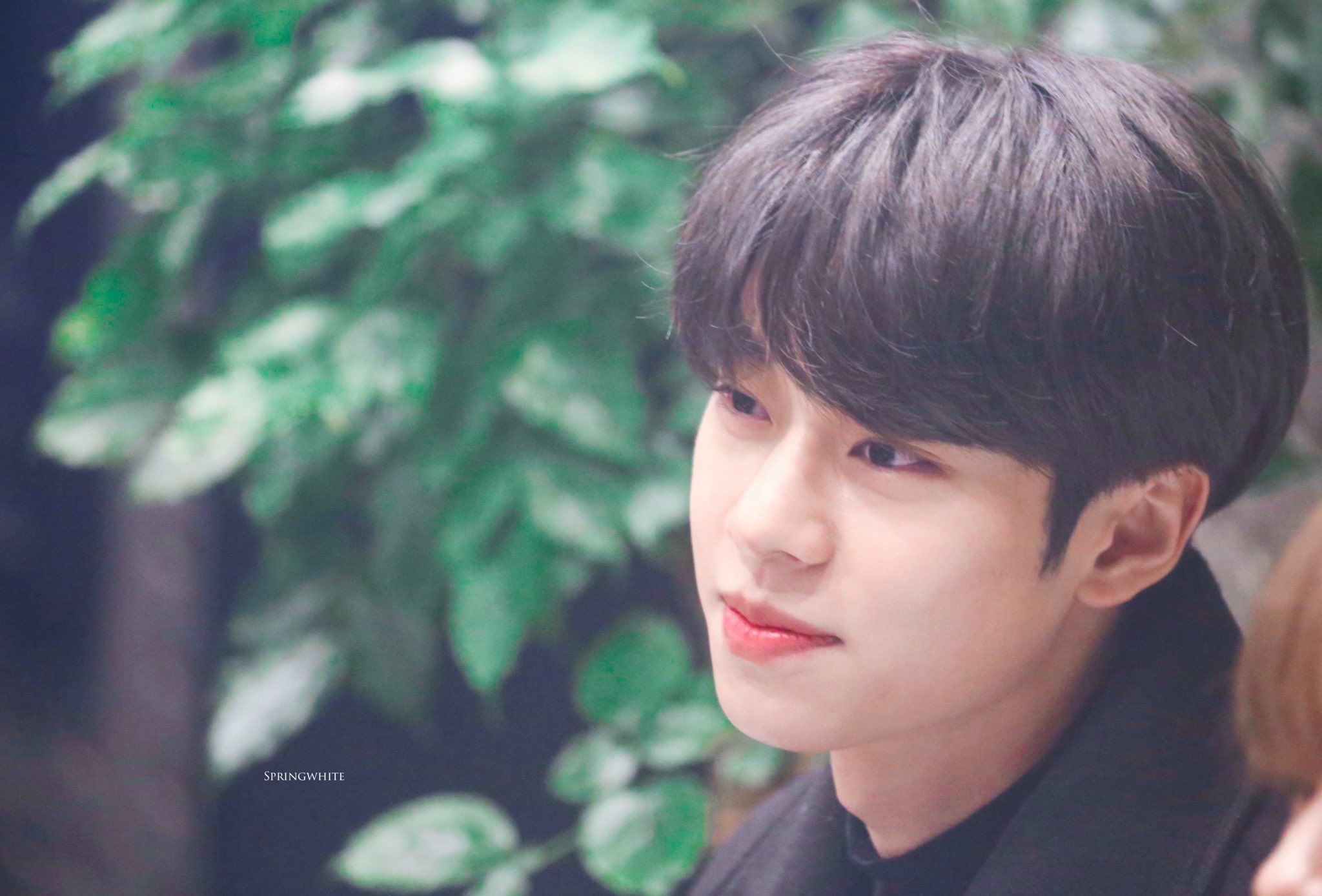 이거완전 선배!! 하고 부르니까 쳐다보는 재질 아님? | 인스티즈