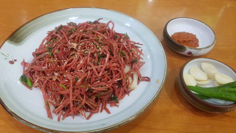 육회 얼마정도로 보여? | 인스티즈