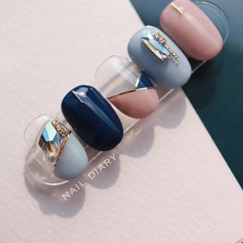 나 24년인생 처음으로 네일샵 갈건데 디자인 봐줄 사람🙋🏻‍♀️💅🏻 | 인스티즈