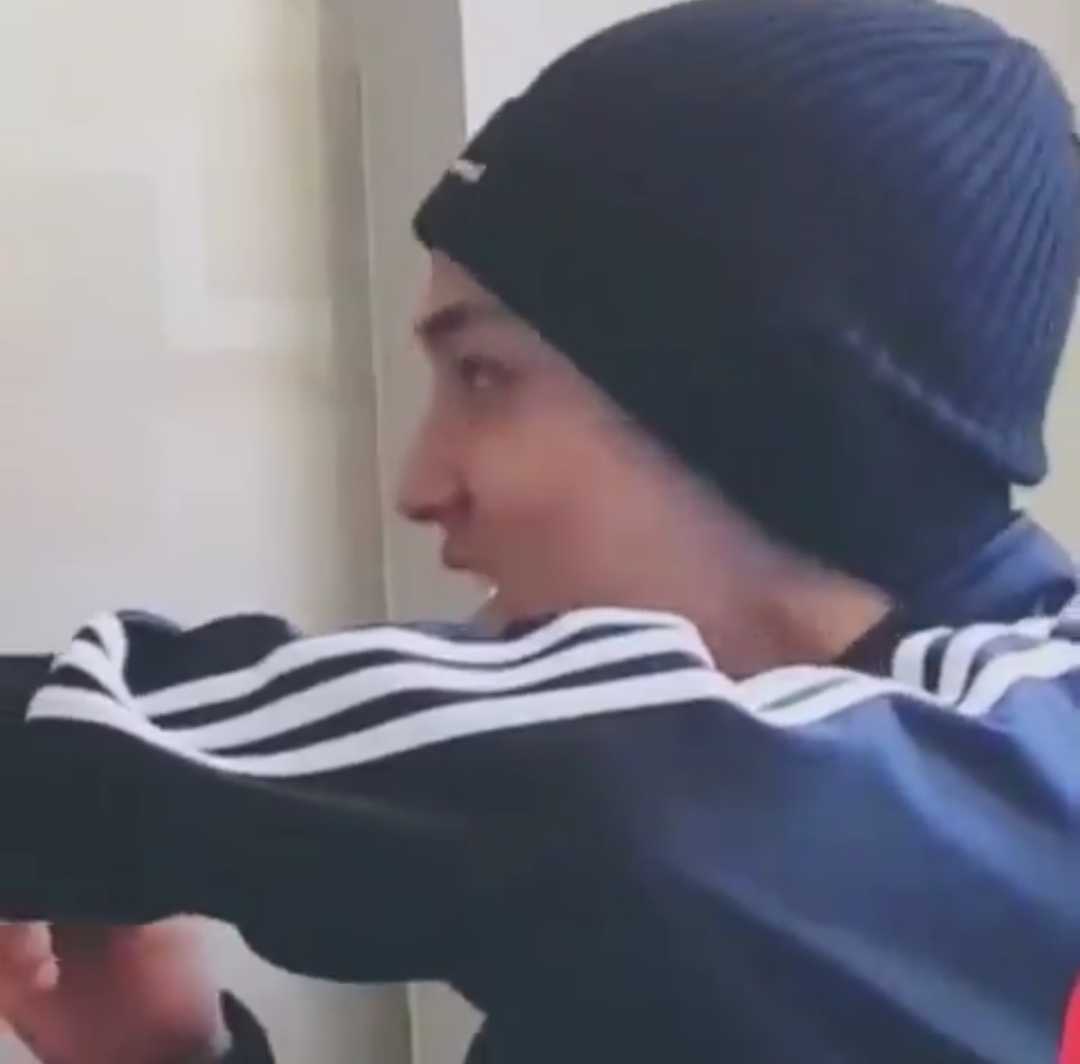 친구가 갑자기 끼부리는 걸 발견했을 때 주어 세븐틴 | 인스티즈