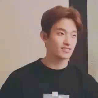그라데이션으로 억울해하는 도겸 | 인스티즈