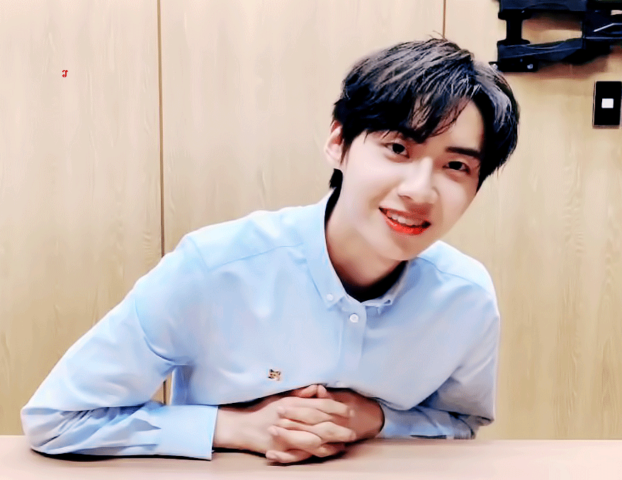 이진혁 이짤 볼때마다 흰둥이 사람됐을때 생각나서 겁나설레 | 인스티즈