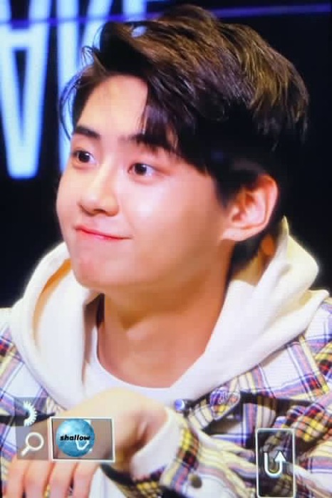 이진혁 오늘 머리 내리면 너무 애기같아서 왁스칠한고다 ㅇㅈ? | 인스티즈