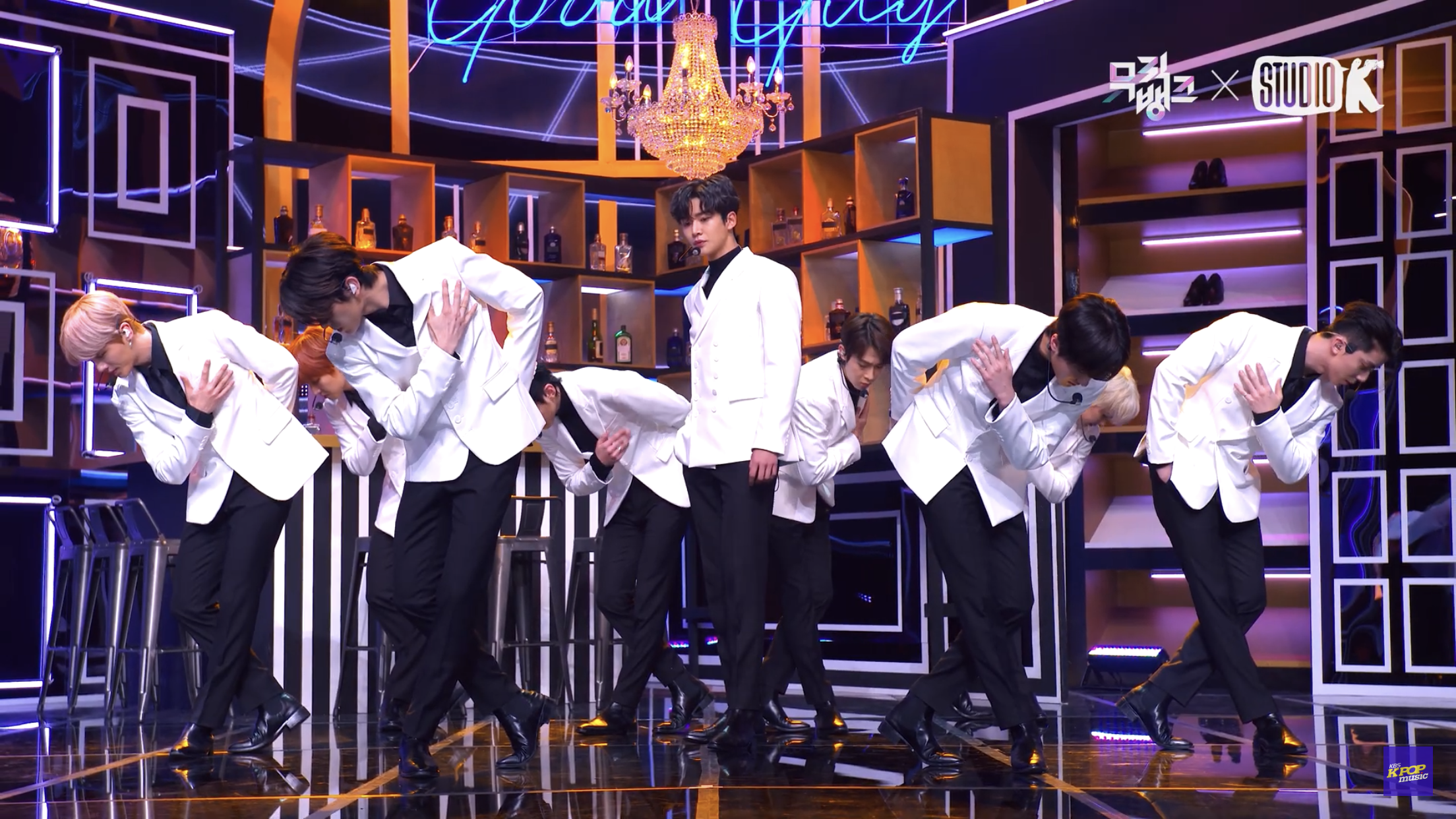 와 요즘 뮤뱅도 엠카처럼 단체 직캠 줘....? | 인스티즈