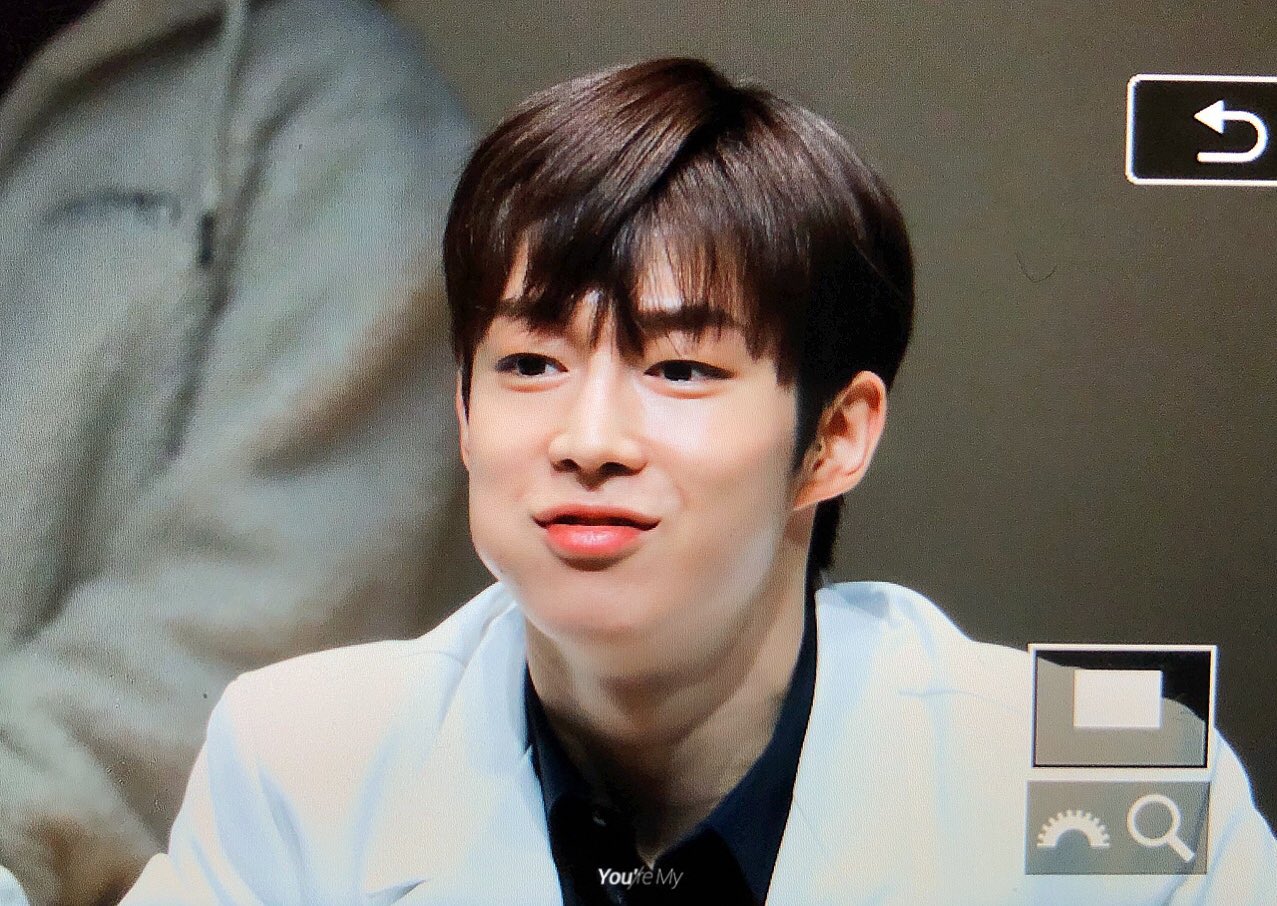 아 진짜 귀여웤ㅋㅋㅋㅋㅋㅋ 팬싸에서 샤인머스캣 나눔햌ㅋㅋㅋㅋ | 인스티즈