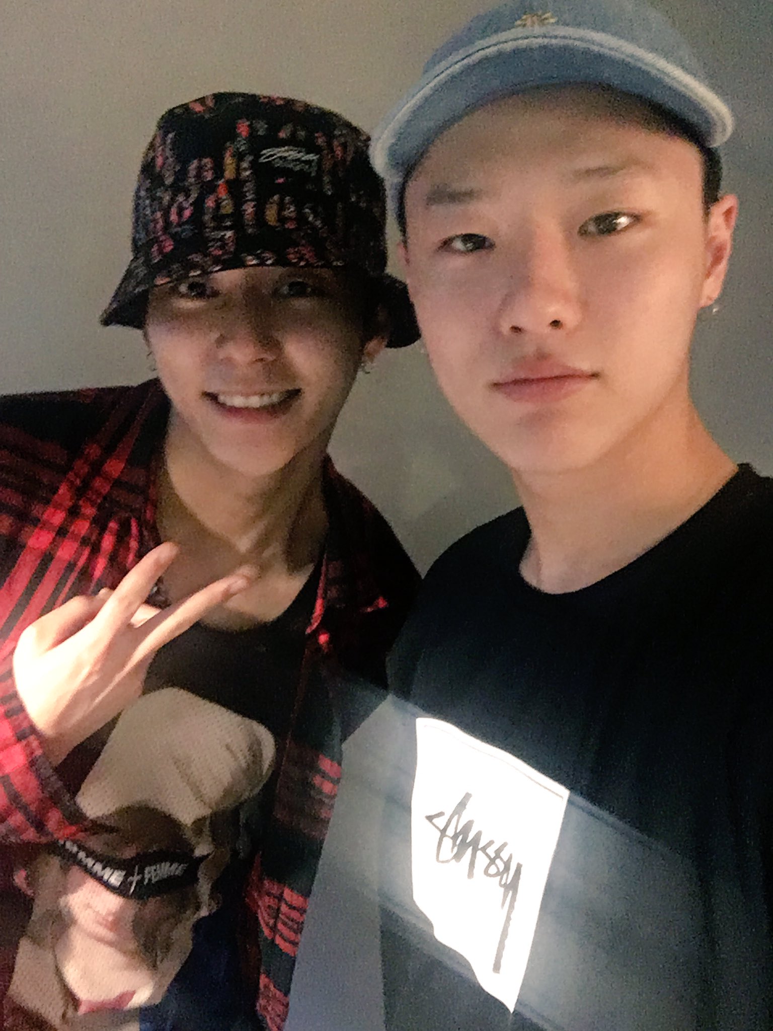 조명은 승연이가 다 가져도 돼 대신 성주옵은 눈썹을 가졌으니까 | 인스티즈