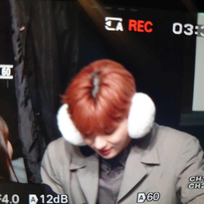 아니 나 이사진 지금 봤는데 팬싸 태도 무슨일이야; 논란 안생긴게 신기 | 인스티즈