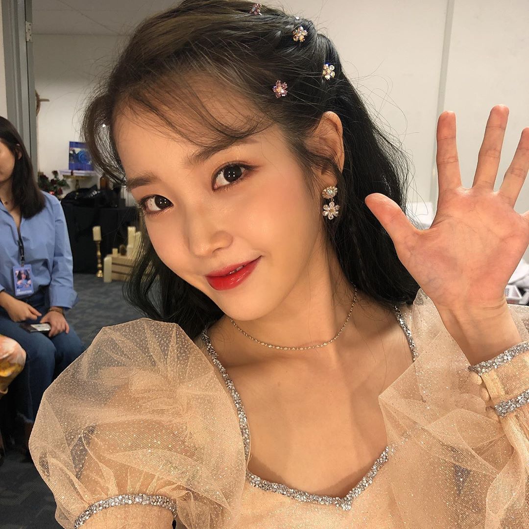 전에 누가 아이유 눈 수술 한거같다고 글 썼다가 공감 1도 못받고 사라졌었는데 ㅋ ㅋ ㅋ ㅋ ㅋ ㅋ | 인스티즈