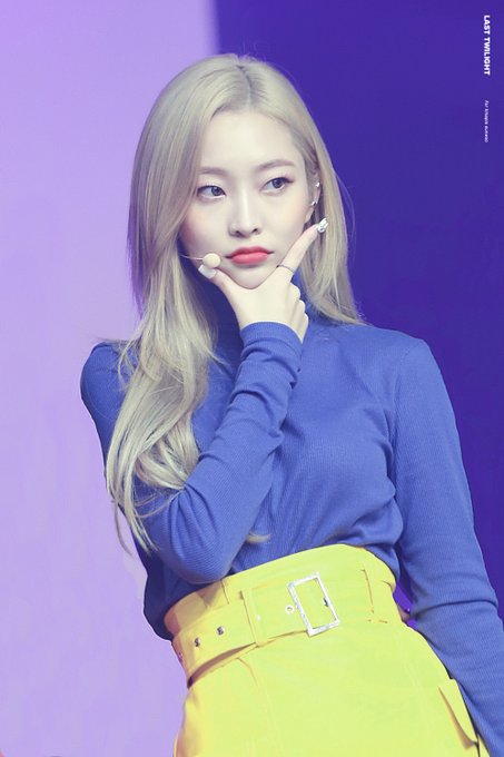 새벽이라 심심해서 하는 본진 짤털이니 마음껏 구경하고 가세요 얼굴 대단하거든요 | 인스티즈