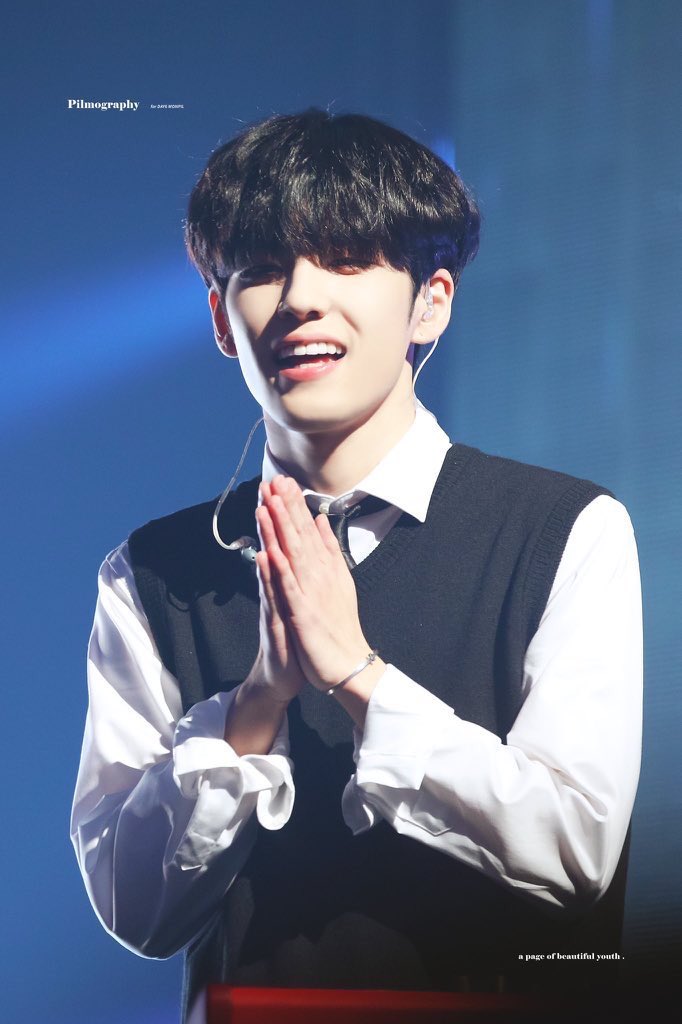 이 사진 원필이한테 차인거 같음 | 인스티즈