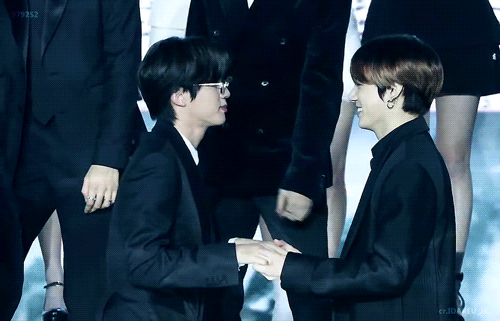 방탄 석진 : 정국아 목덜미 맞아줘서 고마워 | 인스티즈