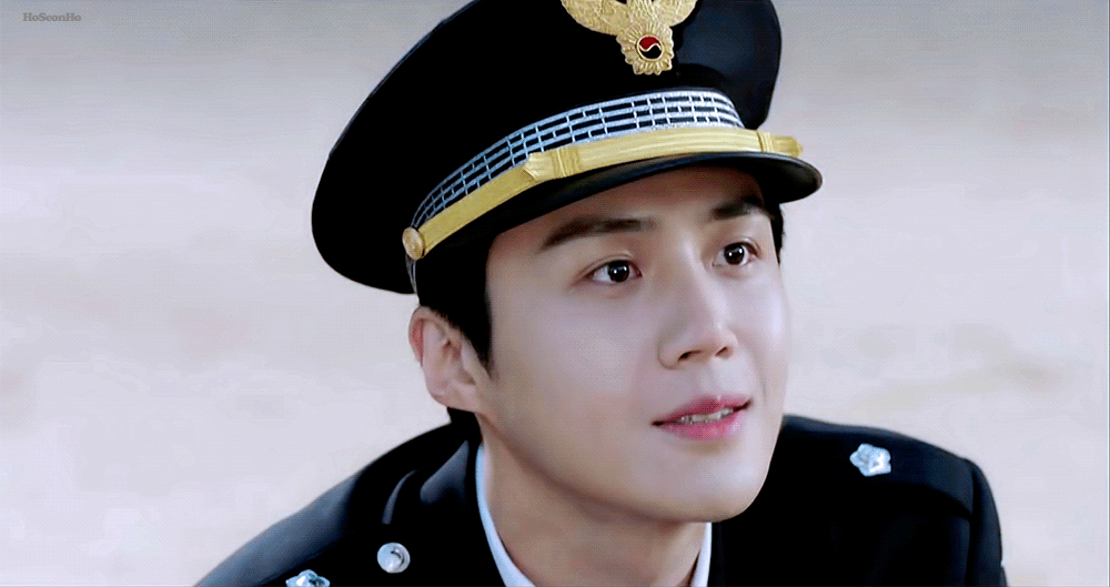 제발제발 유령을 잡아라 봐주라 진짜 피흘리는남주 우는남주 제복남주 다 나와 | 인스티즈