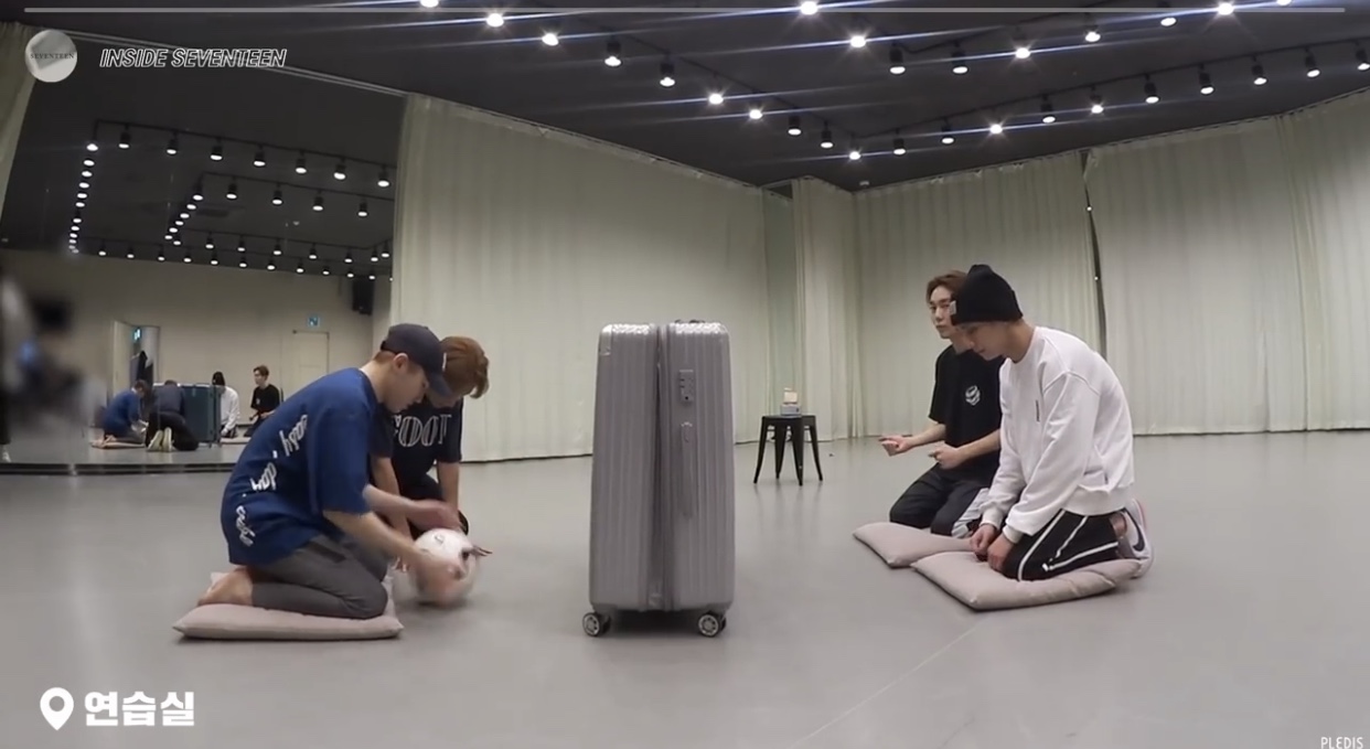 공 하나랑 캐리어 두 개로 세상 재밌게 논다 진짜 | 인스티즈