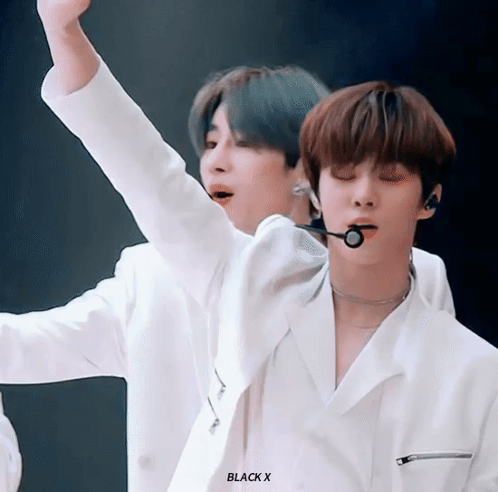 이날만 보면 한승우 김우석 유독 몽글몽글해져 | 인스티즈