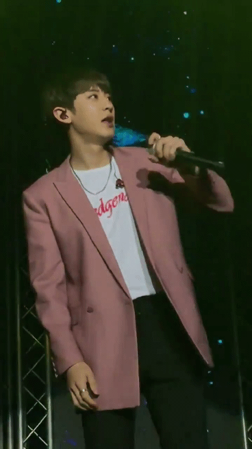 찬열이 왜 머리 안내렸었는지 알겠당 | 인스티즈