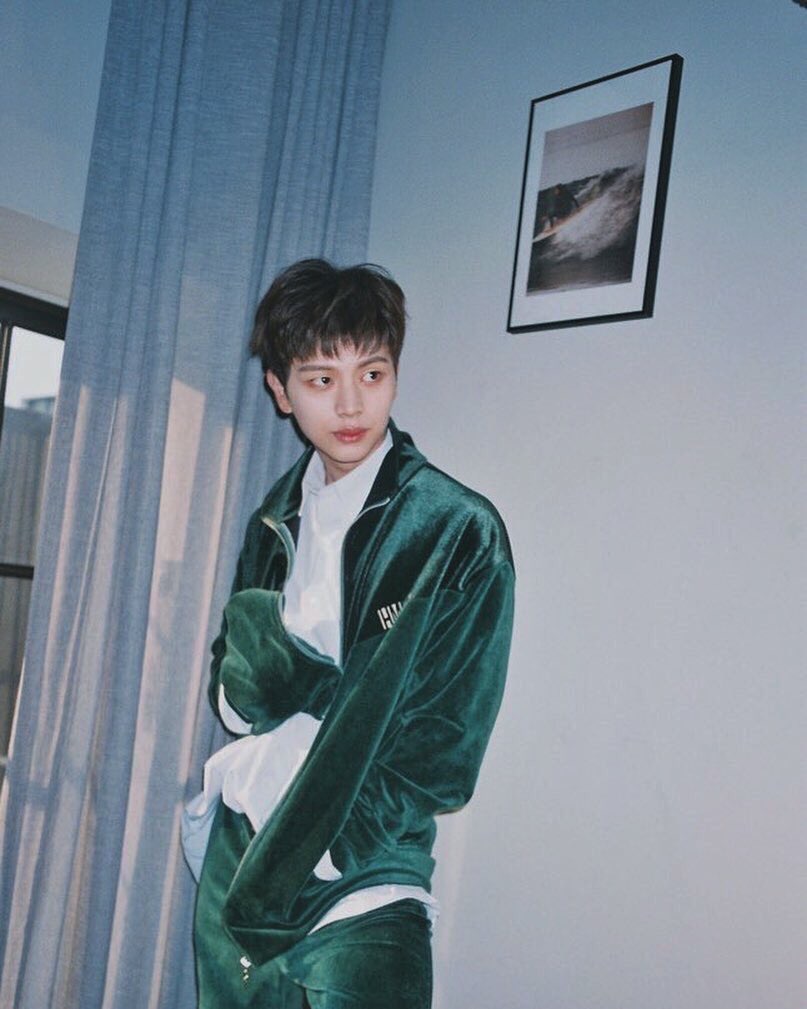 육성재를 만나기 전 화보를 왜 사는지 알 수 없었다 | 인스티즈