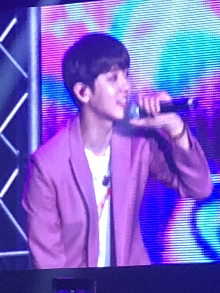 오늘 찬열 앞머리 내렸는데 넘 예쁨 ㅜ | 인스티즈