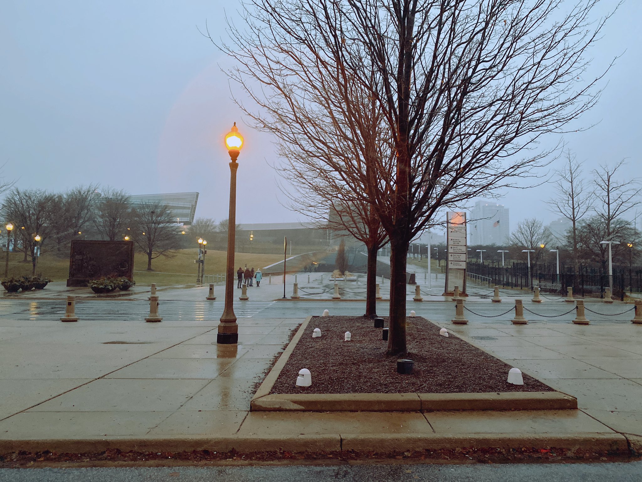 배경화면 하라고 사진 찍어주는 아이돌 | 인스티즈