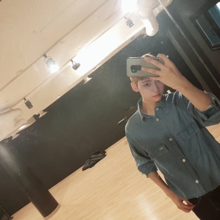 아 이진혁 놀리지마; 거울셀카 겁나 많이 늘었다고🥺 | 인스티즈