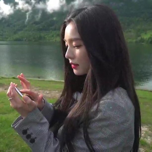 아이린은 진짜 이목구비 얼굴형 하나하나 다 예쁘지만.. 코가 사기야.. | 인스티즈