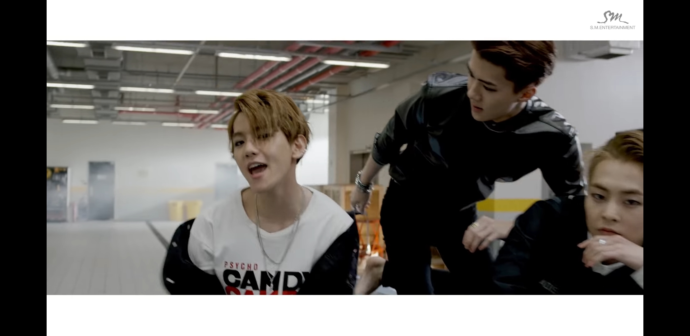 엑소팬분들 이분 누구인지 알려주세요 | 인스티즈