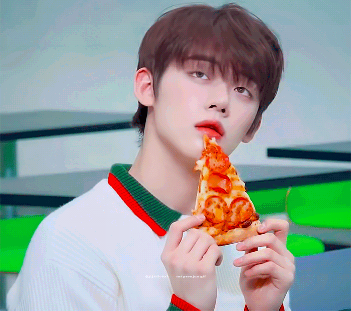 투바투 연준보다 피자가 더 눈에 들어오는 나 | 인스티즈