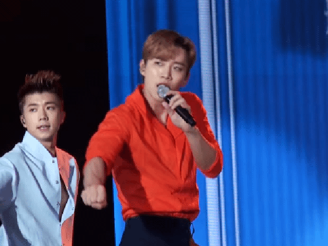 준호 직캠보다가 움짤쪄옴 혼자 보기 아까우니까 제발 봐 | 인스티즈