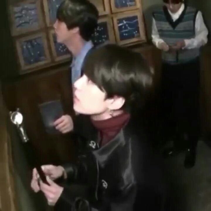 난 이거 아직도 정국으로 보여 | 인스티즈