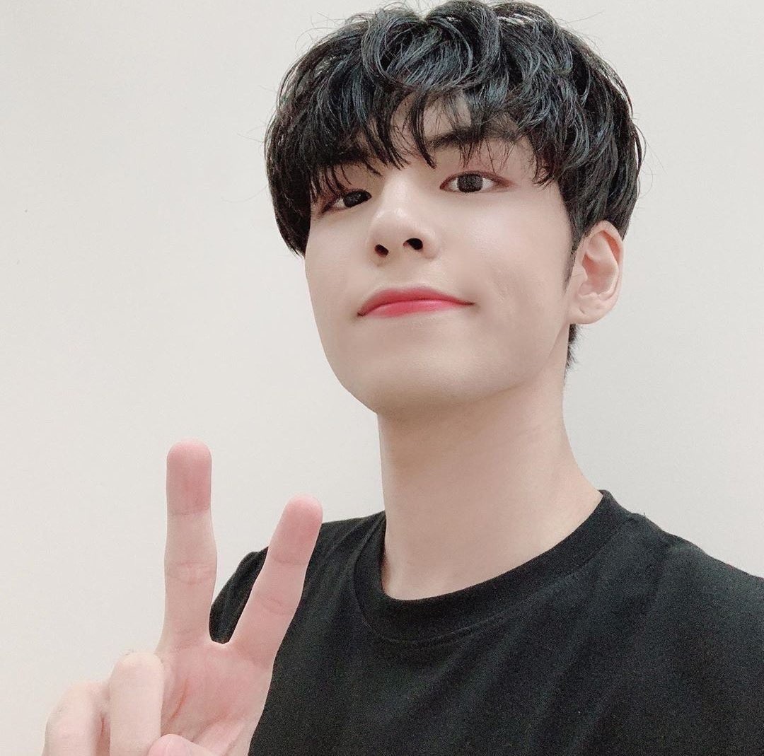 다들 데이식스 김원필하세여 ❤️ | 인스티즈