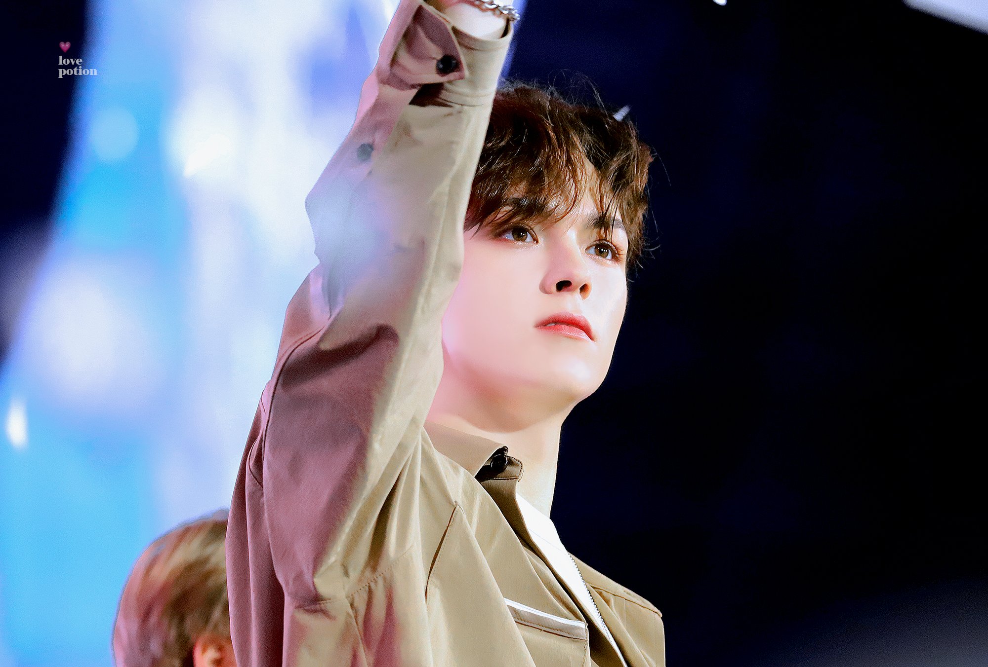 얜 진짜 태어나고 지금까지 단 한 번도 안잘생긴 적 없는 거 같음 | 인스티즈